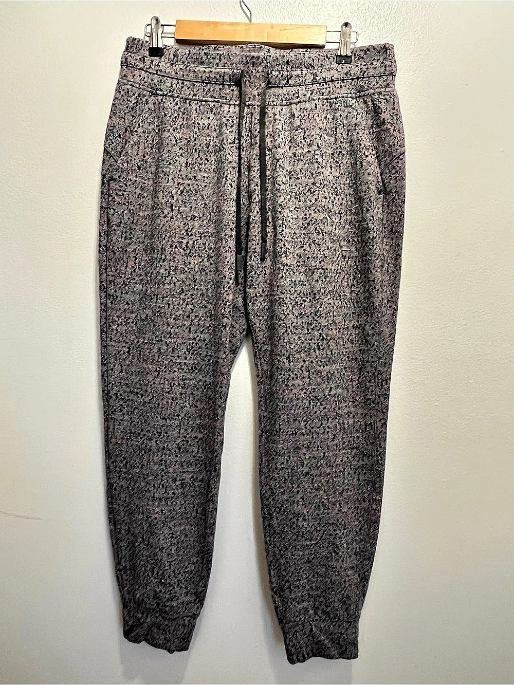 lululemon Abstract Jogger Pants in Gray & Pink Size 10